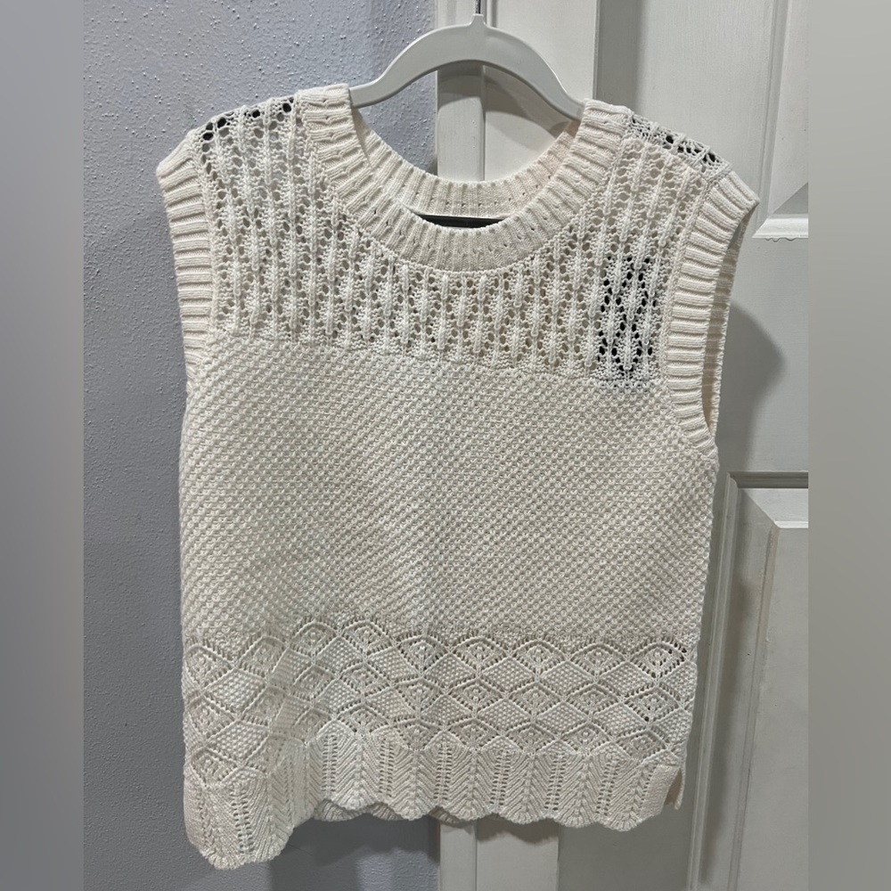 Sleeveless Knit Sweater Vest in Cream
